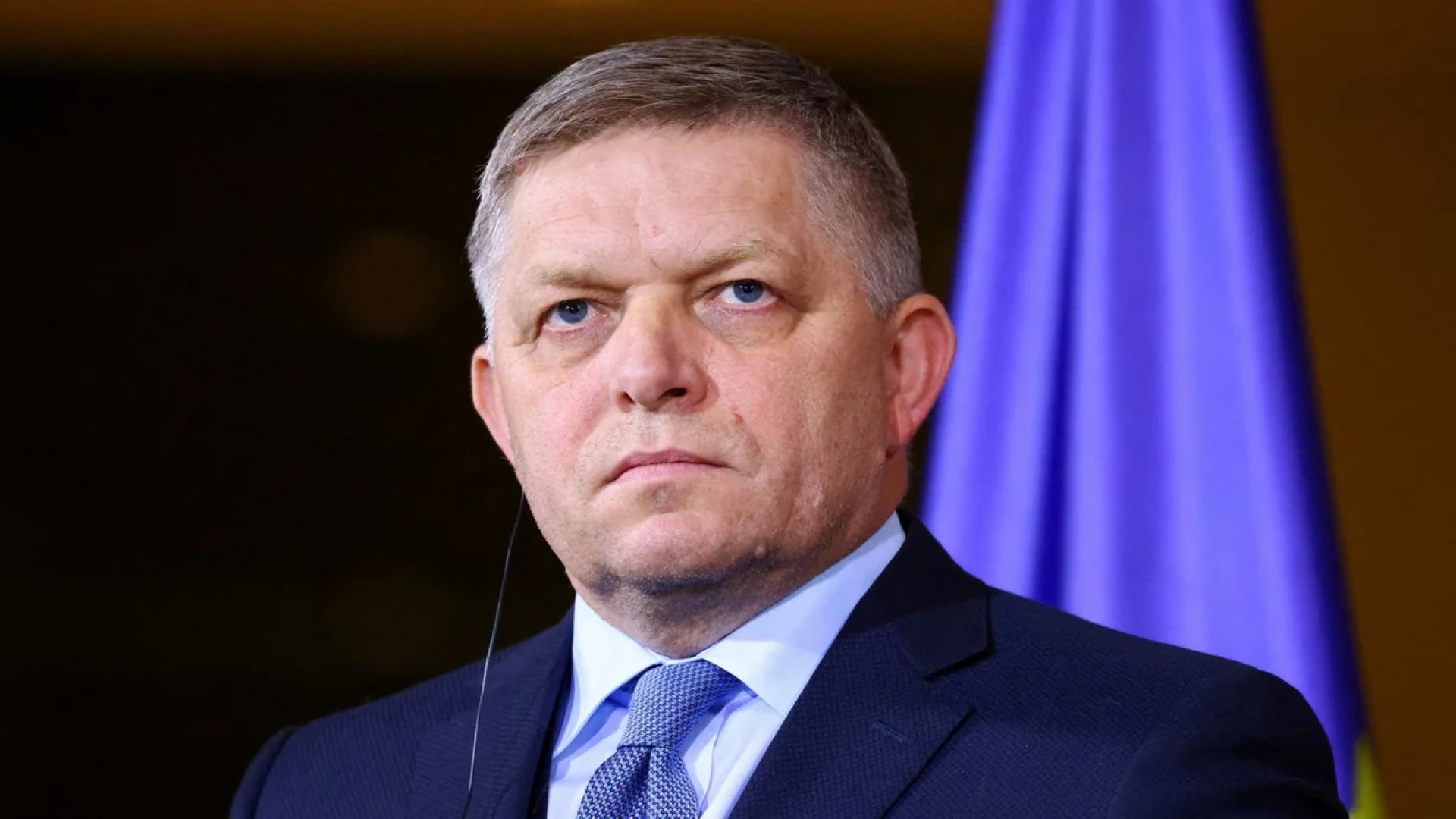 
Фицо отменил поездку в Украину из-за болезни