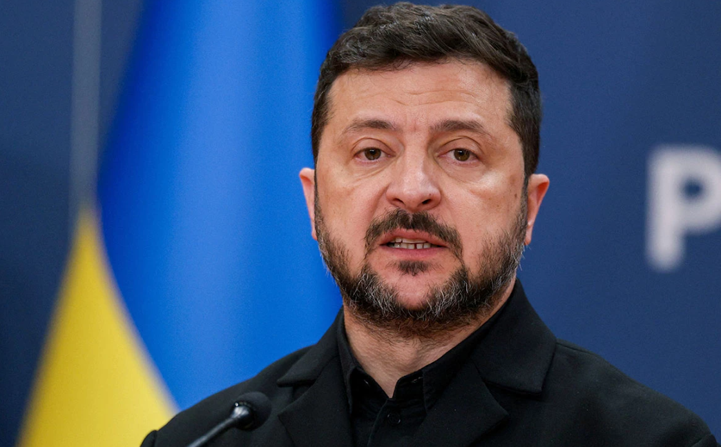 Зеленский заявил о &laquo;космическом дефиците&raquo; денег у Украины