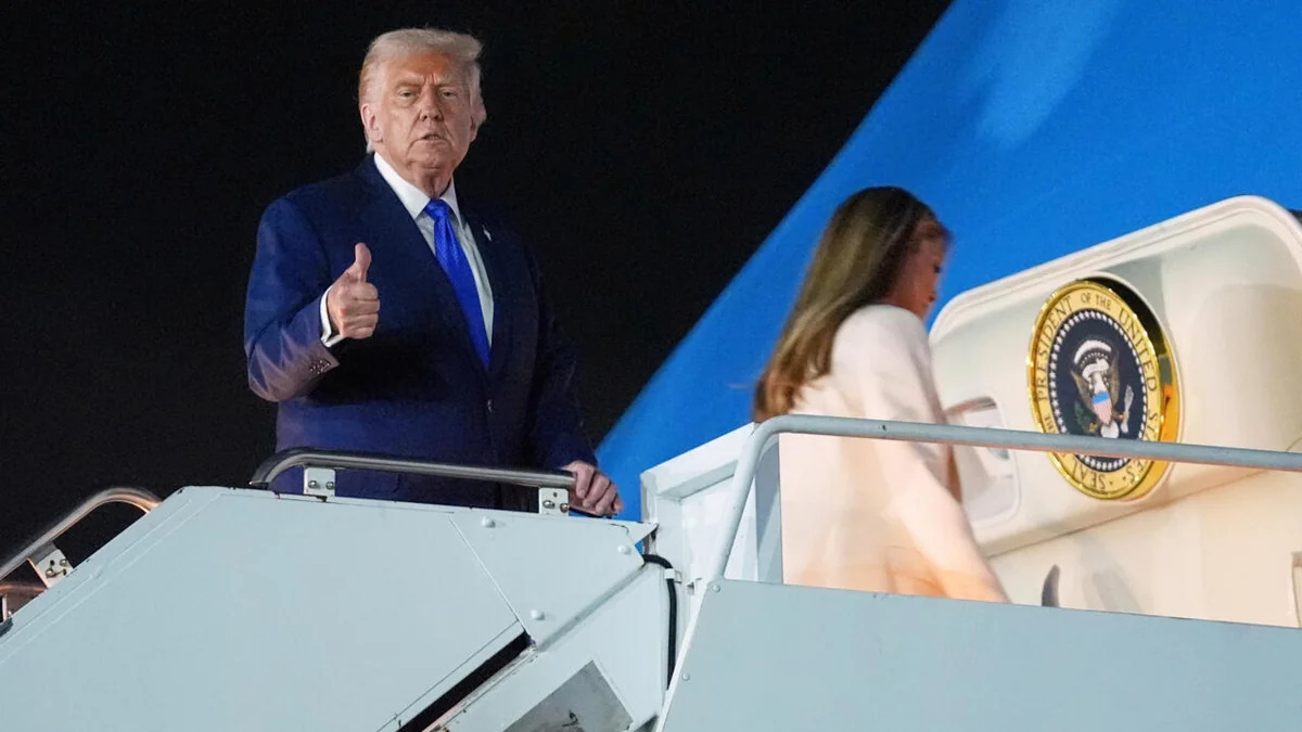 
Дональд Трамп досрочно вернулся в Вашингтон