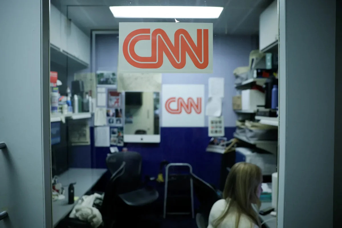 
CNN, MS NOW и Politico подали иск против администрации Трампа