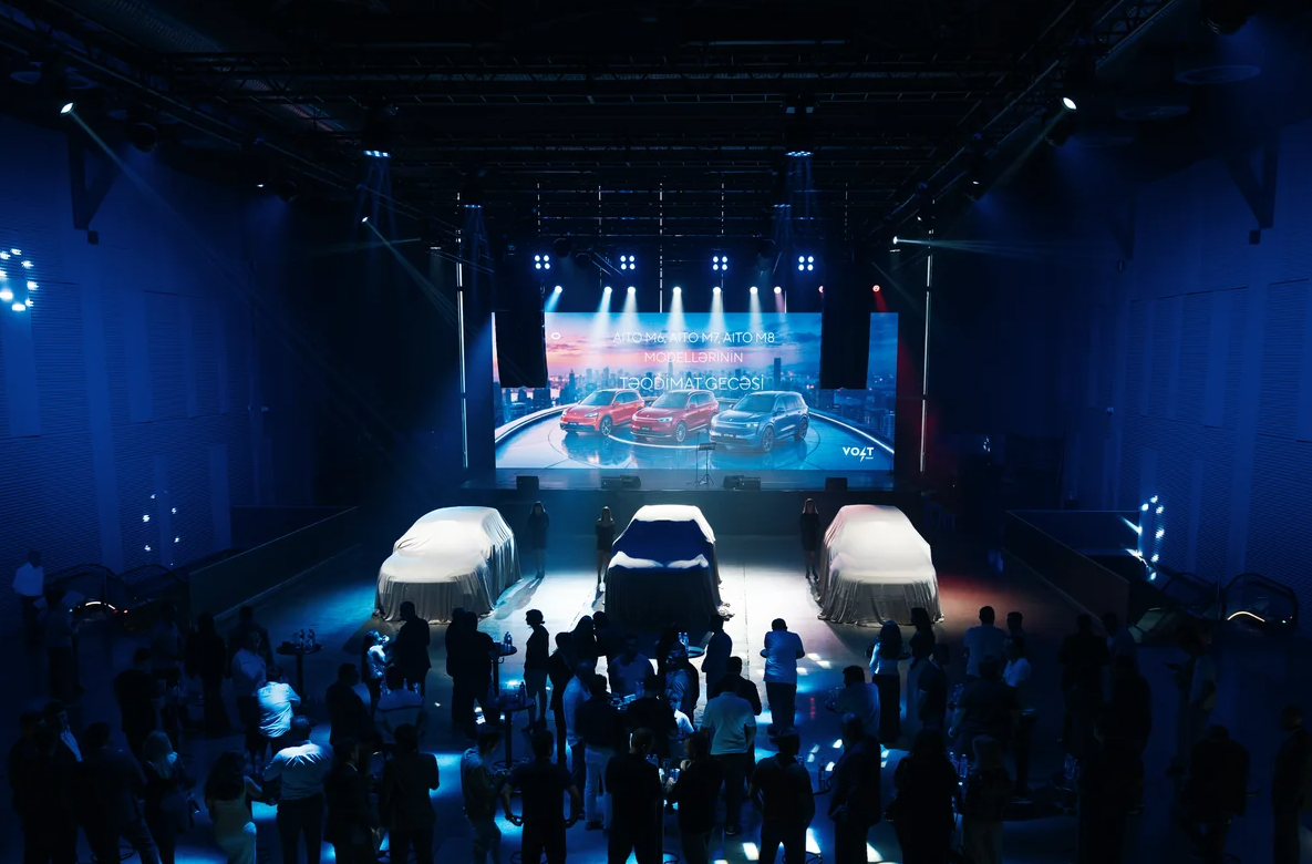 AITO M6, M7 и M8 официально представлены в Азербайджане