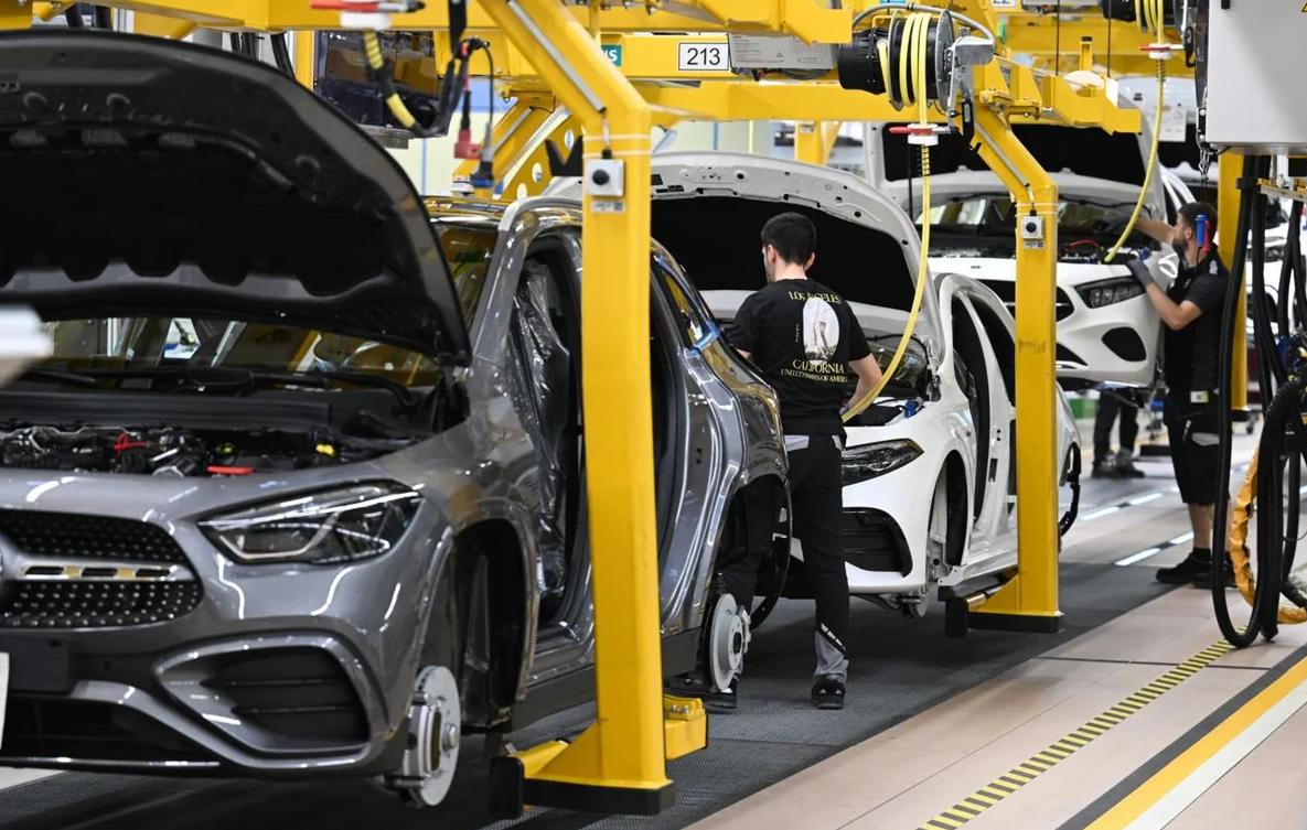 Mercedes-Benz заявил о риске закрытия двух заводов в ФРГ