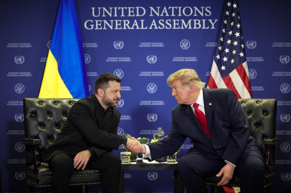 Трамп и Зеленский обсудили ПВО и возможные шаги к переговорам