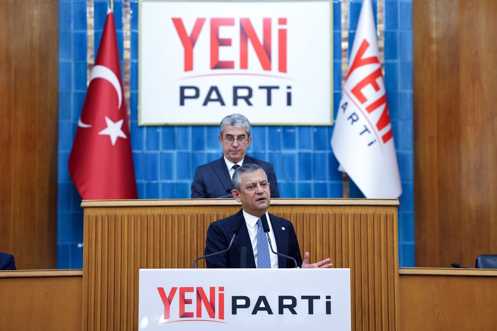 Yeni Parti выходит на второе место в опросах в Турции
