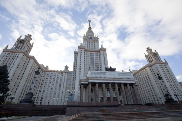 Массовая эвакуация московских вузов