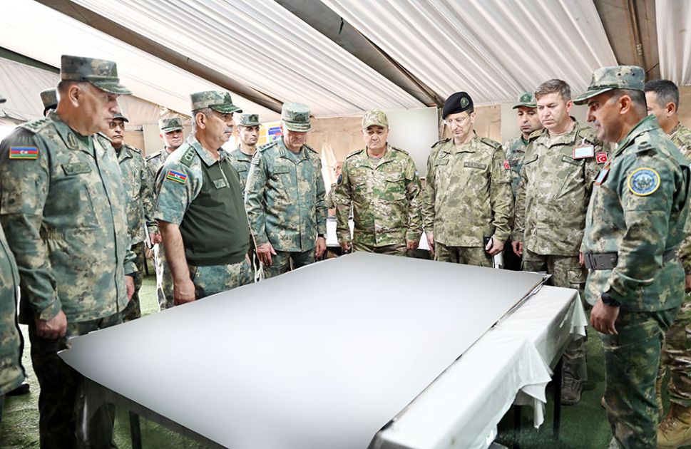 Руководство Министерства обороны наблюдало за ходом тренировок учений