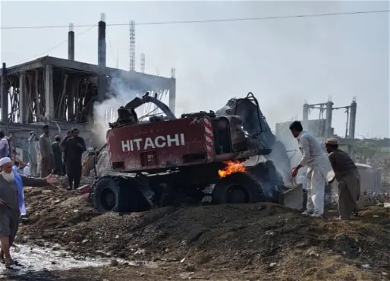 При атаке смертника в Пакистане погибли 12 человек