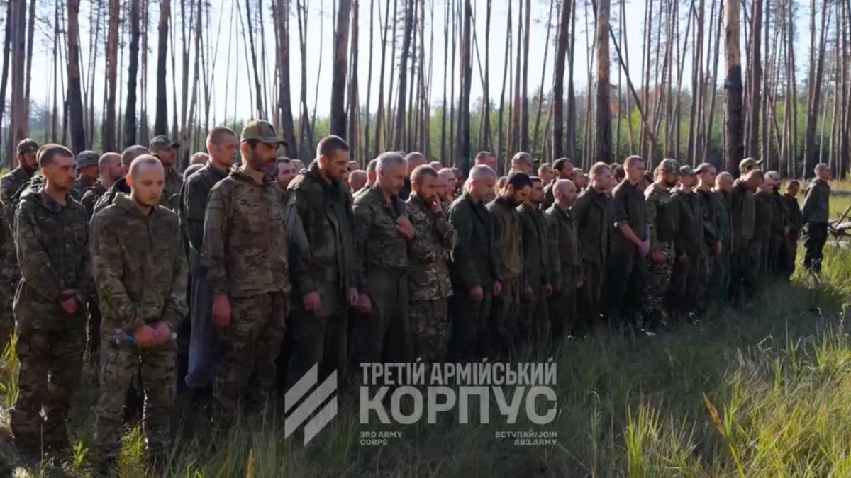 Более 250 российских военнослужащих сдались в плен под Донецком