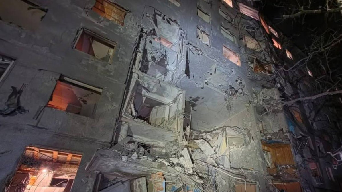 Харьков: авиабомба разрушила жилой дом, пострадали 25 человек
