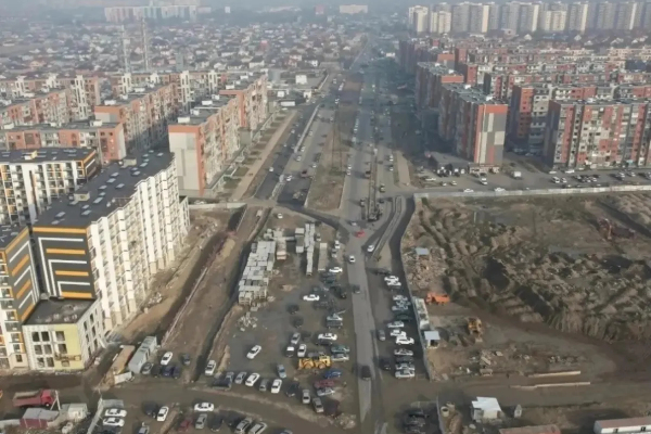 Алматы сотрясло землетрясение: жители выходят на улицы