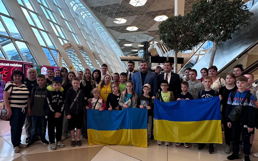 Азербайджан принял еще 30 детей из Украины на реабилитацию