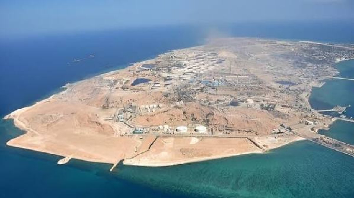 ОАЭ заявили об иранской оккупации трех островов