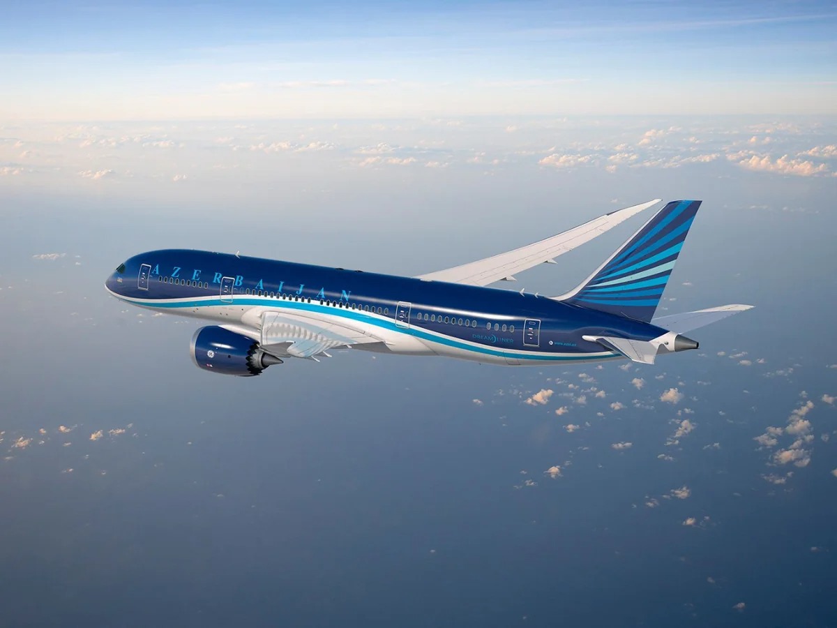 AZAL подготовила специальные предложения для пассажиров ко Дню работников туризма