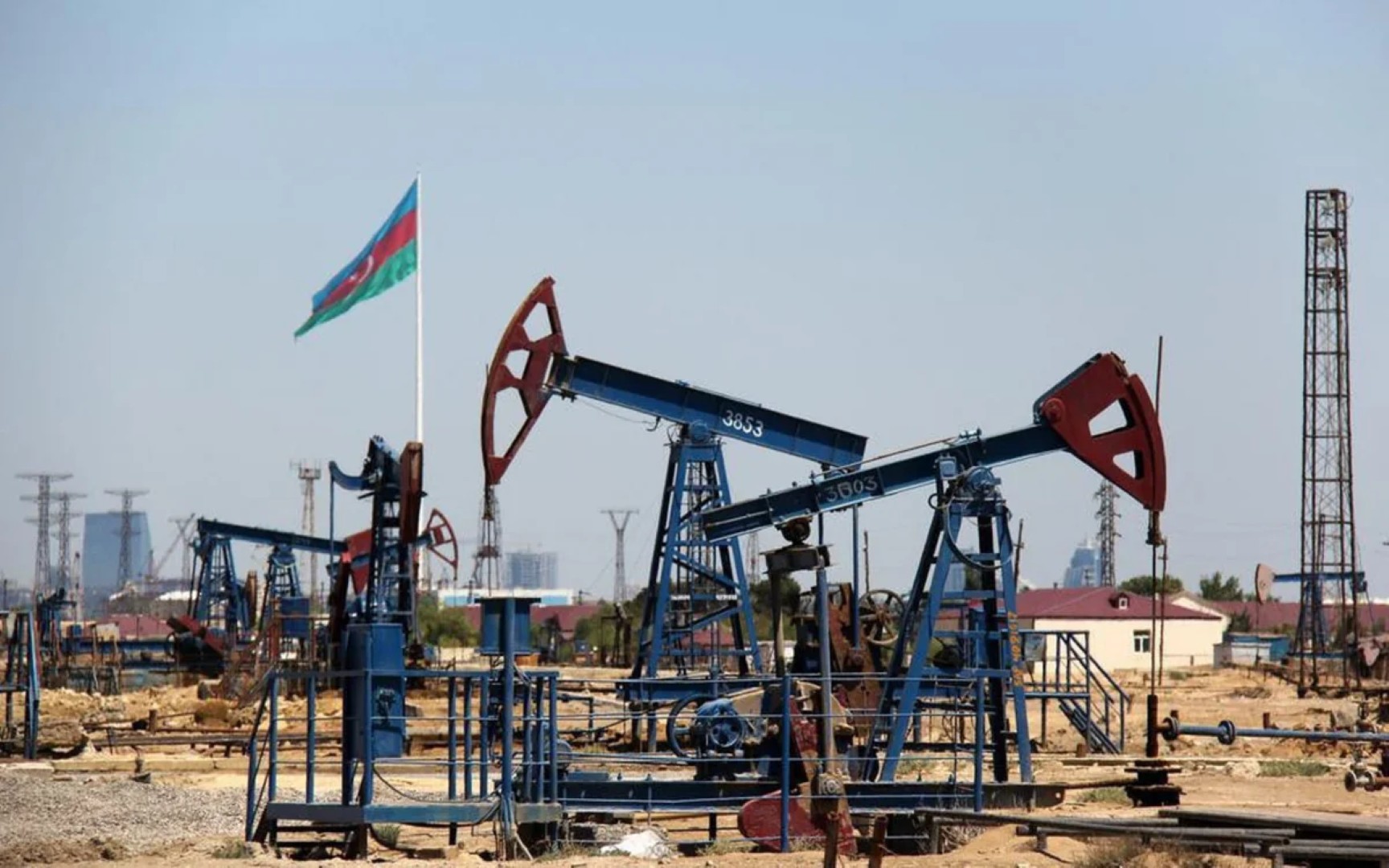 
Цена азербайджанской нефти снизилась до $118