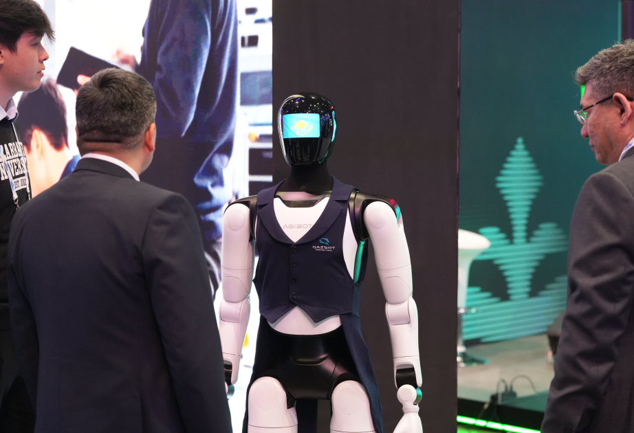 Свыше 17 тысяч человек посетили AI & Digital Bridge 2026 в первый день