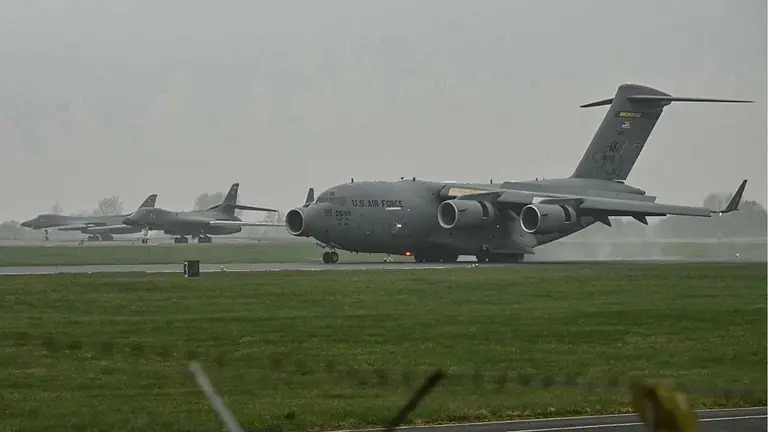 После инцидента под Лондоном США вывели B-1 с базы Фэйрфорд