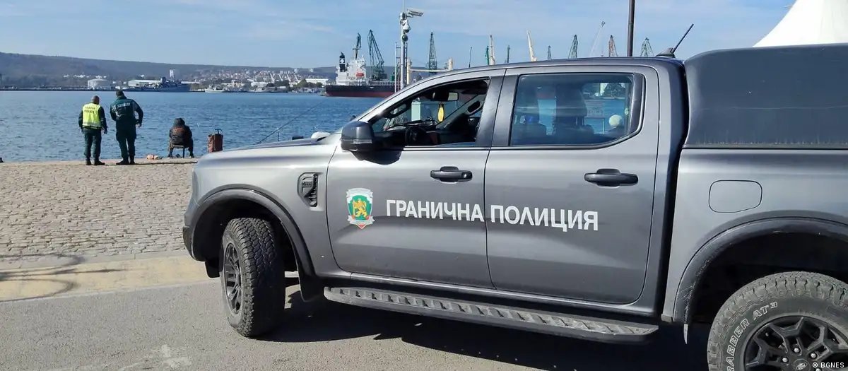 Зеленский обвинил Россию в атаке на суда в Черном море
