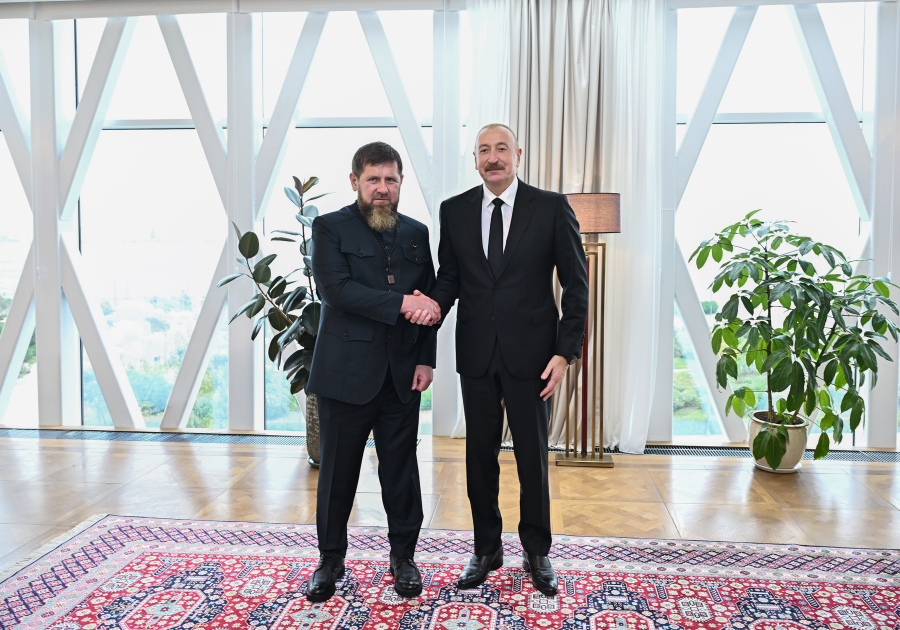 Кадыров отчитался о визите в Баку и поздравил Азербайджан