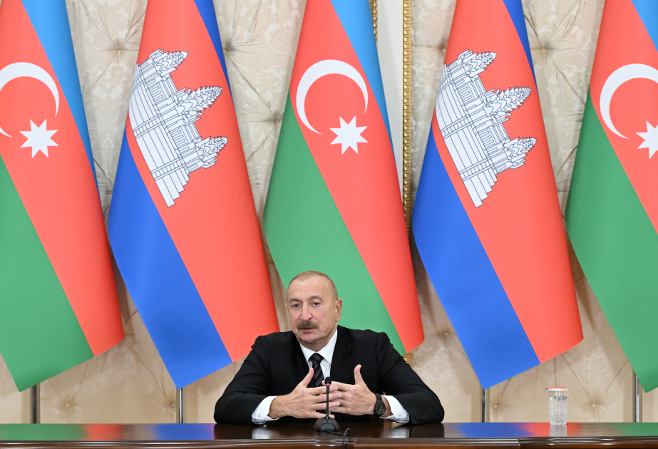 
Президент Азербайджана: У нас прочные политические отношения с Камбоджей