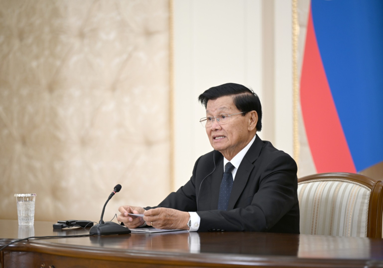 
Президент Лаоса Тхонглун Сисулит выразил надежду на увеличение объема азербайджанских инвестиций в экономику страны