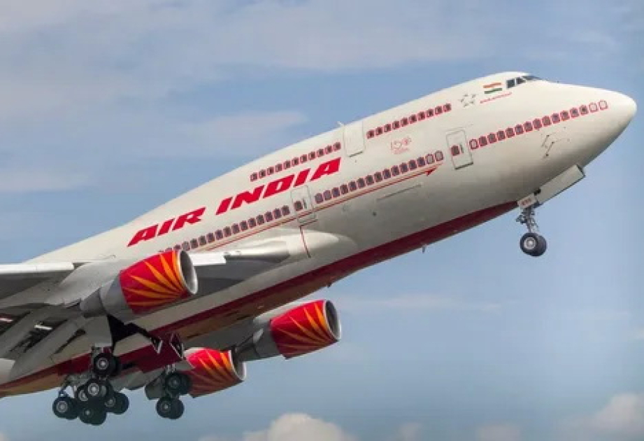 
Лайнер Air India совершил экстренную посадку после поступления сигнала о захвате