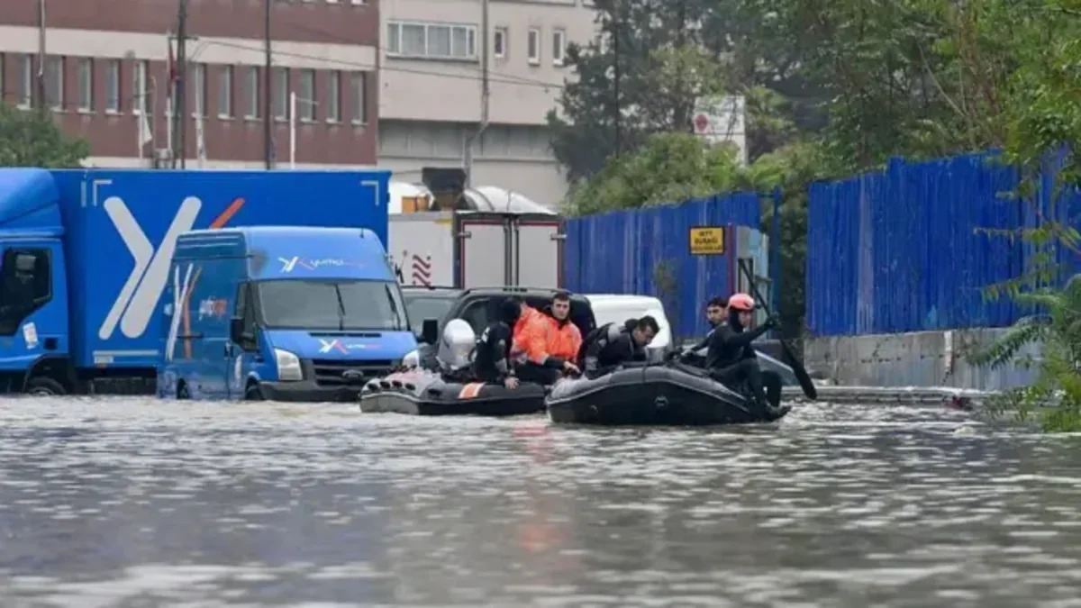 
Число жертв проливных дождей в Стамбуле возросло до пяти