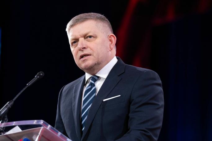 Фицо: Словакия не будет содействовать продолжению конфликта на Украине