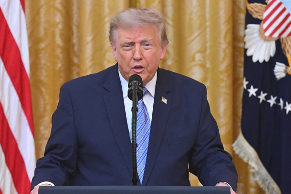 
Трамп признался, что пользуется макияжем