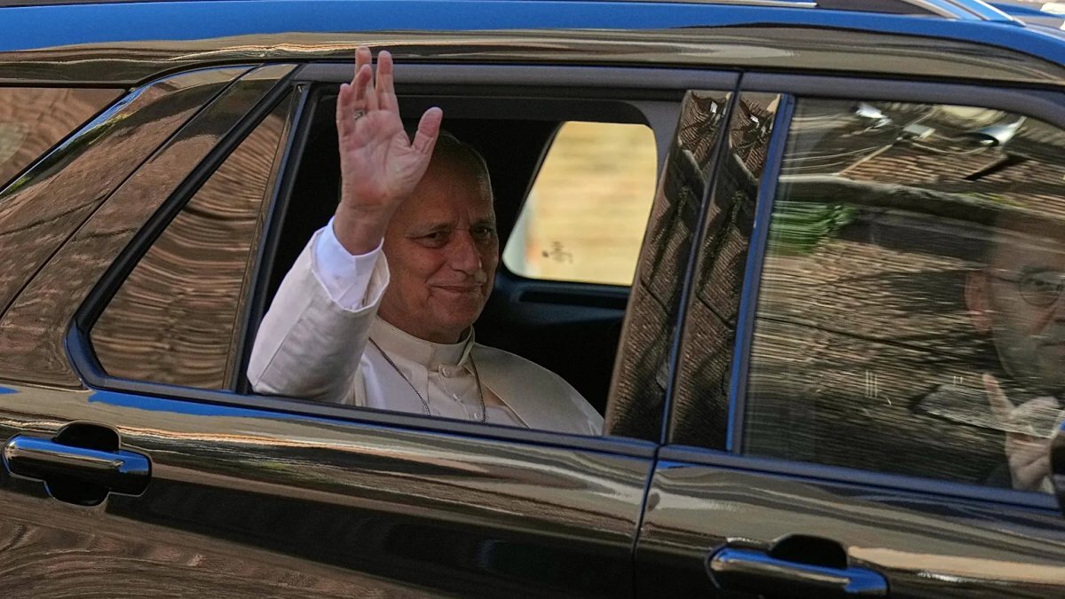 
Папу Римского выписали из больницы