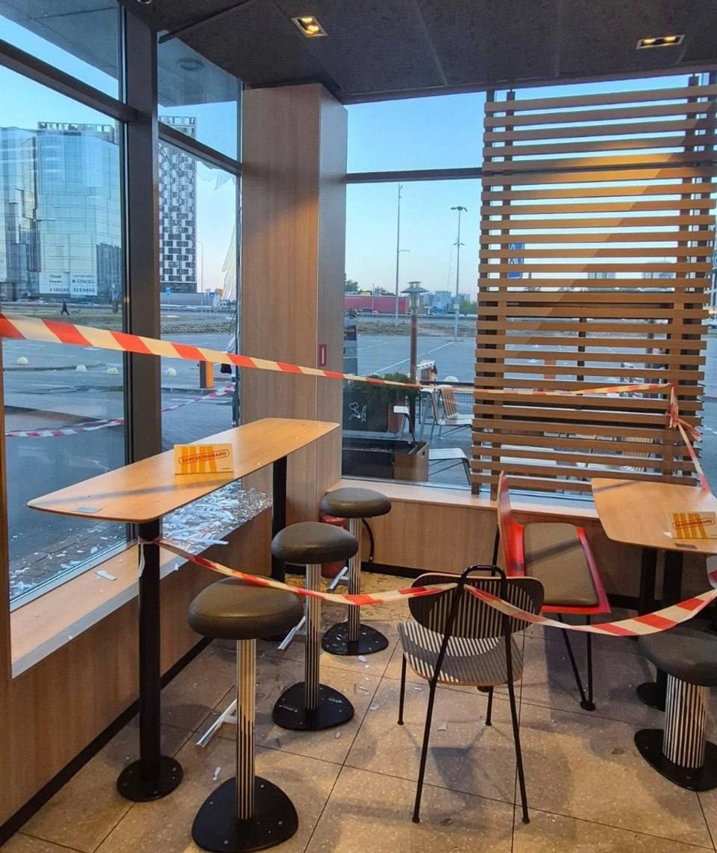 Российский удар пришелся по ресторану McDonald&rsquo;s в Киеве