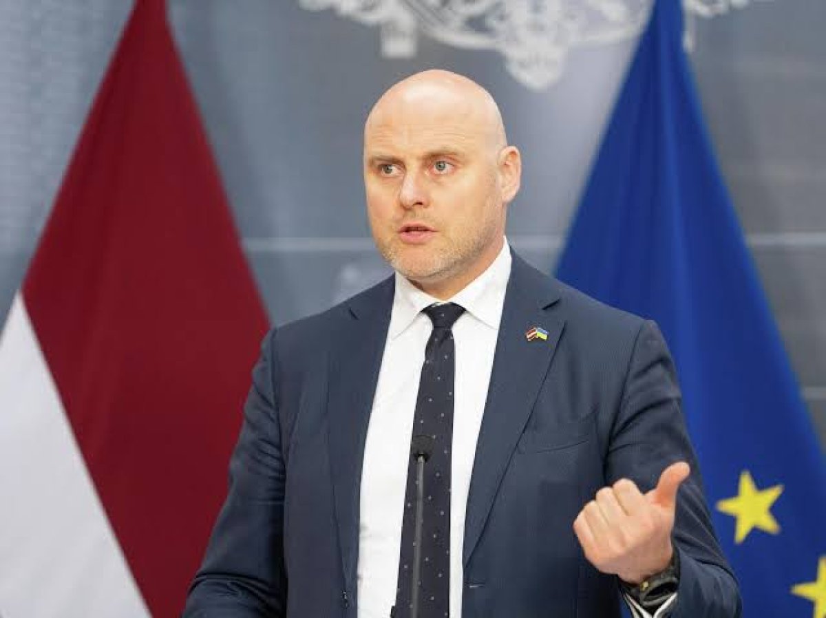 Премьер Латвии призвал закрыть Европу для российских туристов