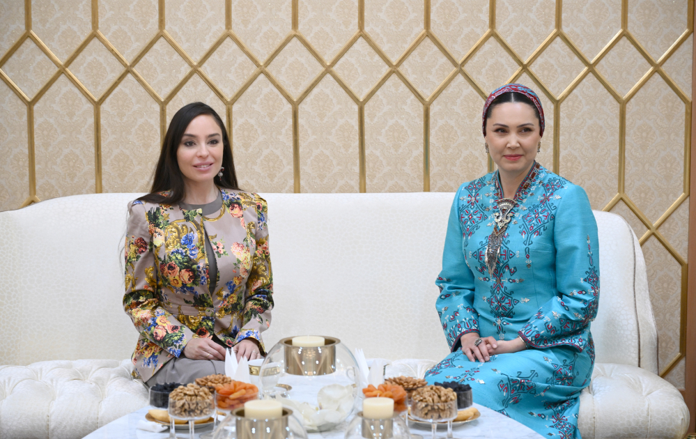 Лейла Алиева находится с визитом в Туркменистане