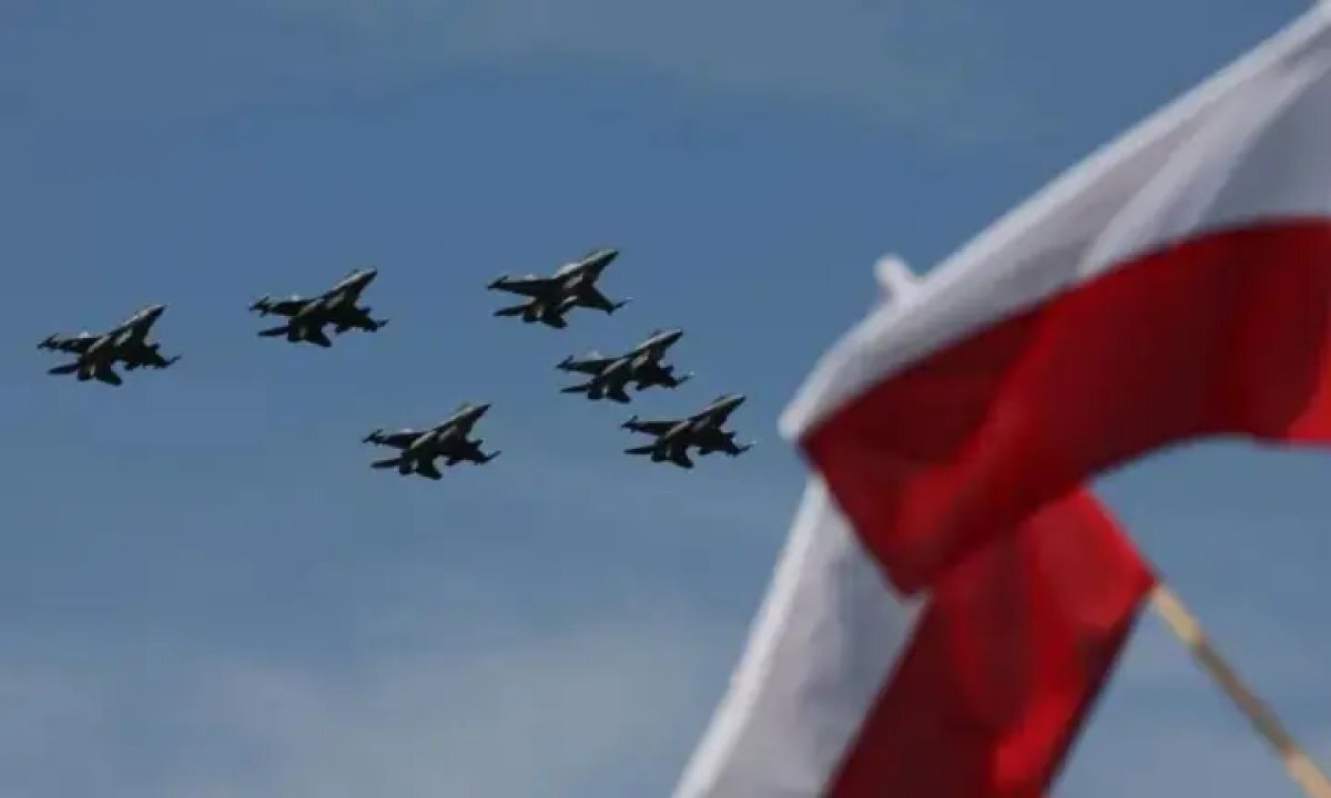 
Польша подняла истребители