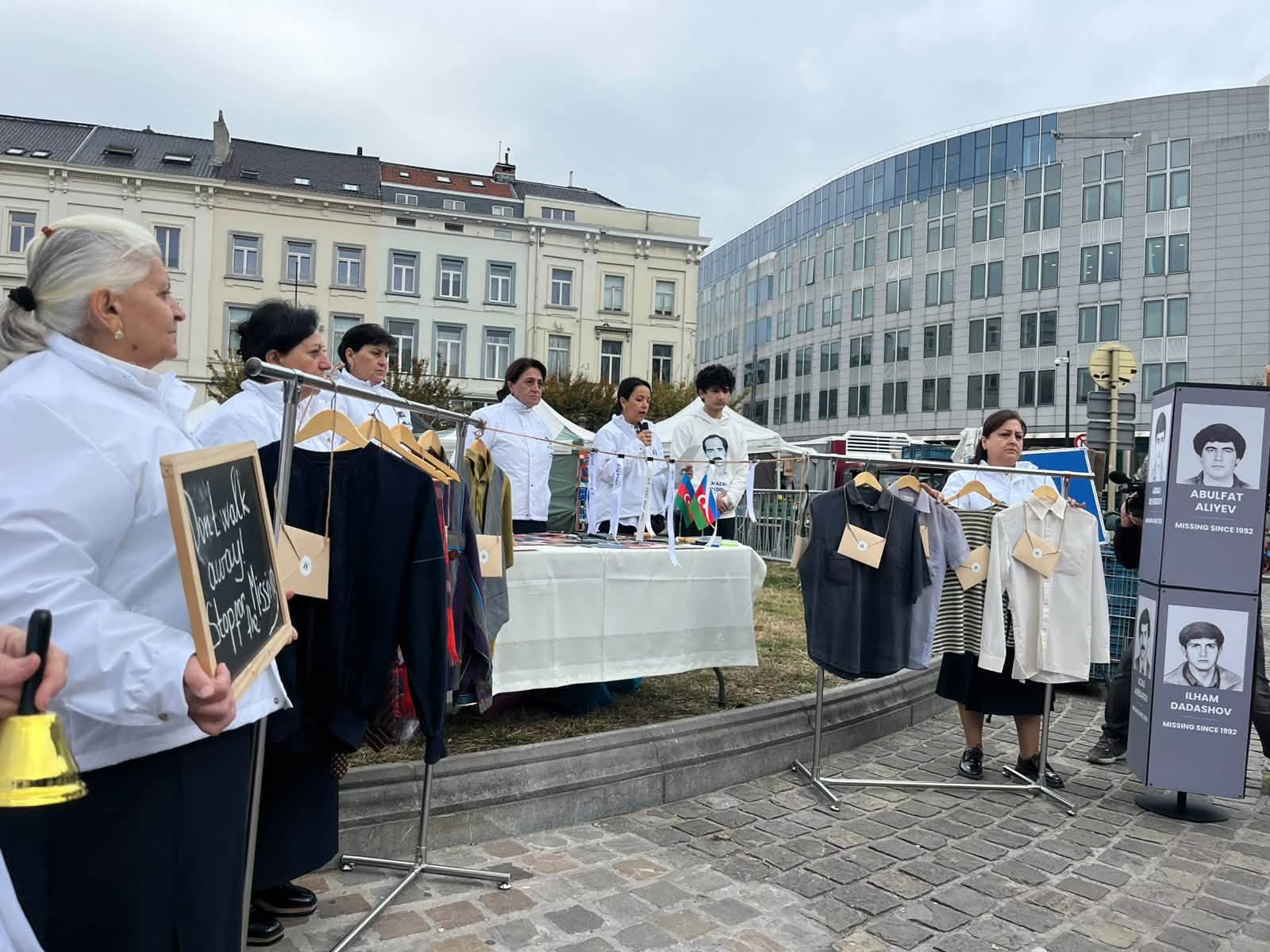 
Семьи пропавших без вести в I Карабахской войне провели акцию перед Европарламентом