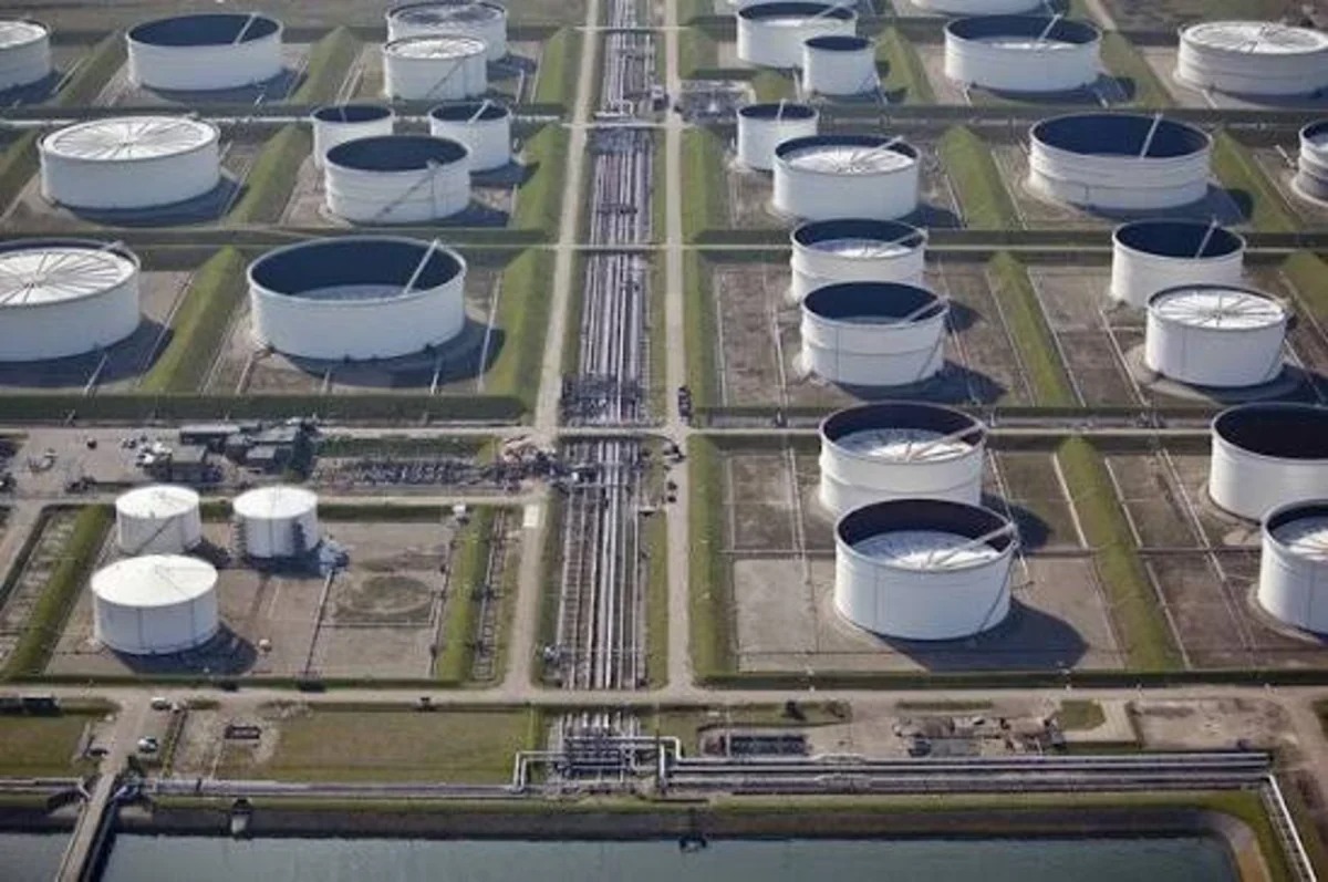 Стратегический нефтяной резерв США опустился до минимума за 40 лет
