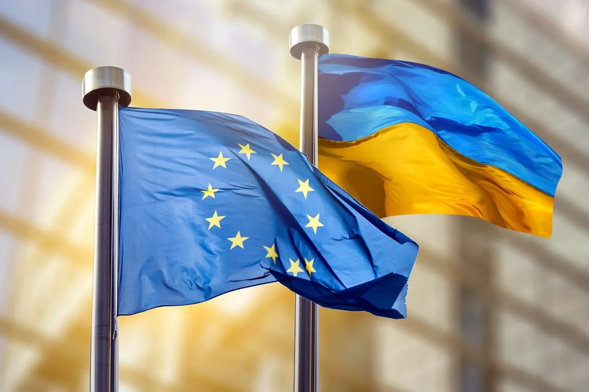 ЕС направил Украине еще &euro;4,9 млрд через Европейский фонд мира
