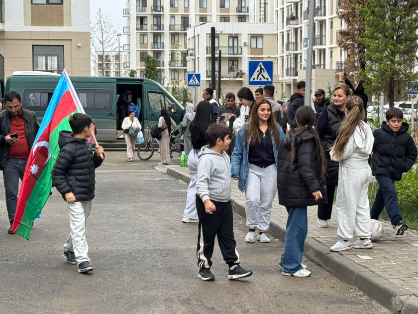 
Очередная группа переселенцев прибыла в город Агдам