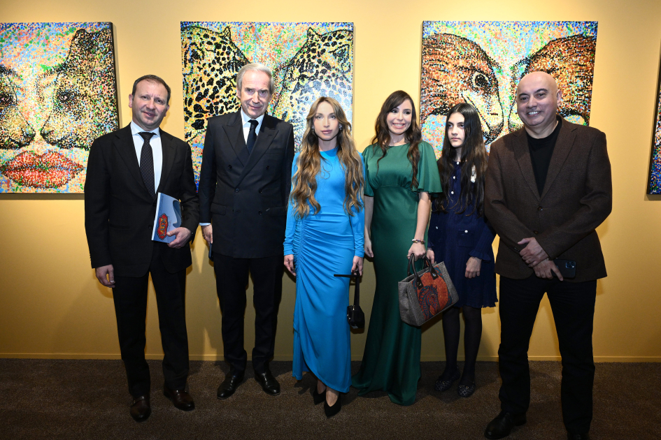 
В Центре Гейдара Алиева состоялось официальное открытие Art Weekend